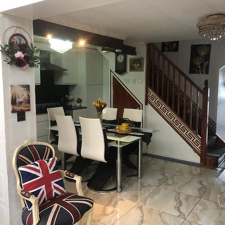 Cheerful 4 Bedroom House With Garden Free Parking London Exterior foto