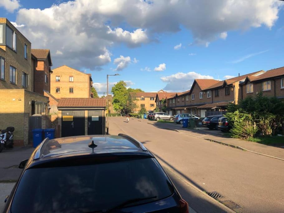 Cheerful 4 Bedroom House With Garden Free Parking London Exterior foto