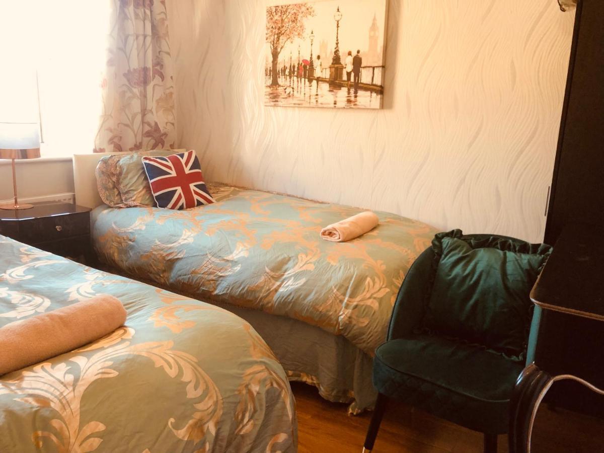 Cheerful 4 Bedroom House With Garden Free Parking London Exterior foto